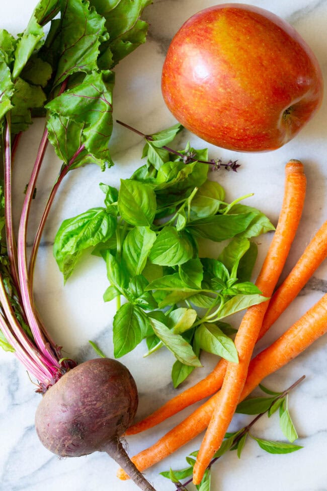 I love this 4 Ingredient Basil Beet Juice Recipe (Blender Juice) on ASpicyPerspective.com #juice 