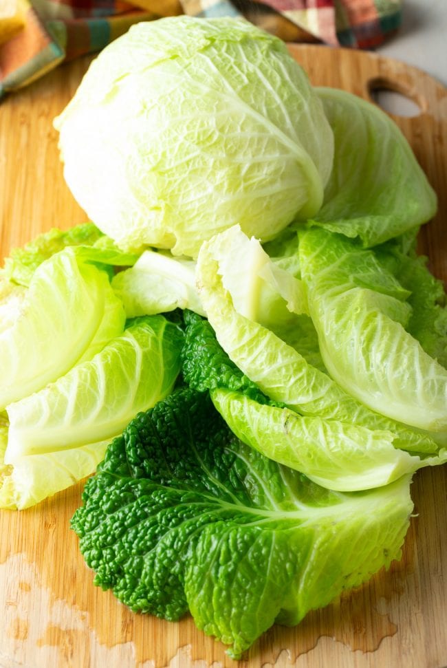 leaves on a cutting board for golumpki