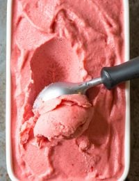 Heavenly Healthy 5-Minute Strawberry Pineapple Sherbet Recipe #summer