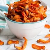 Healthy Baked Carrot Chips Recipe #glutenfree #paleo #vegan