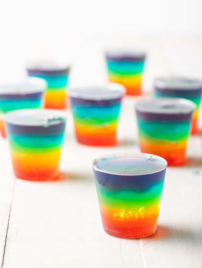 How To Make Jello Shots (Recipe) #ASpicyPerspective #jello #shots #jelloshots #vodka #rum #party