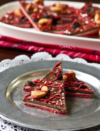 Chocolate Bark Recipe for #ValentinesDay! via ASpicyPerspective.com #ediblegifts #chocolatebark
