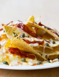 Amazing 5 Minute Fancy Nachos - a great way to use up leftovers! #nachos #fancy