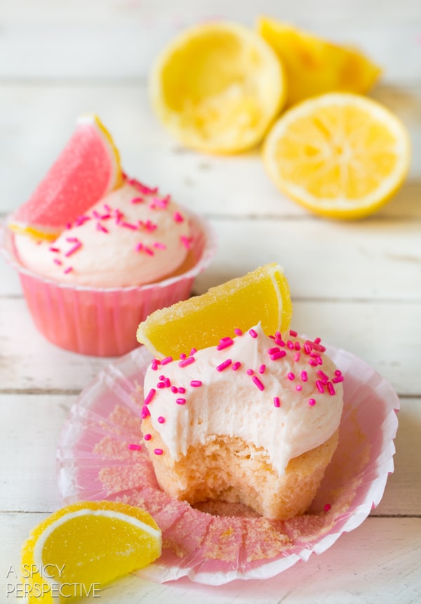 Zingy Pink Lemonade Cupcakes! #lemon #lemonade #cupcakes #pink #kitchenconvo