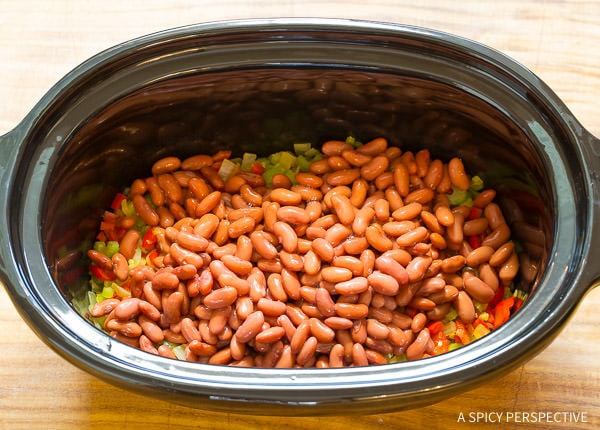 How to Make Healthy Slow Cooker Roasted Red Pepper Chicken Chili Recipe (Gluten Free & Dairy Free) | ASpicyPerpective.com