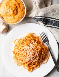 No-Cook Roasted Red Pepper Sauce (Spread & Dip!)