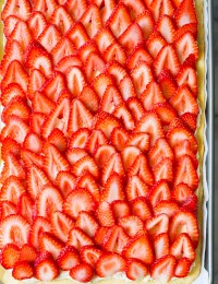 The BEST Strawberry Pizza - on ASpicyPerspective.com #strawberry #summer